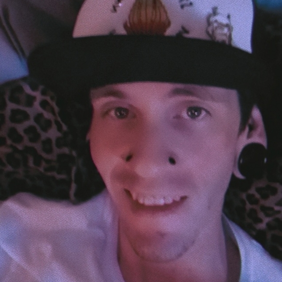 Meet your Posher, KC - Picture 4 of 5